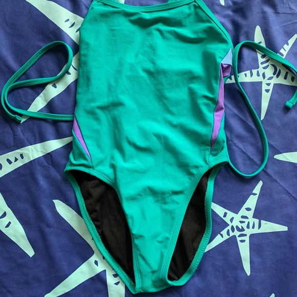 Jolyn Clothing Other - 🔥🔥FINAL PRICE🔥🔥 Jolyn tie back, teal and purple size 26 Remy, EUC